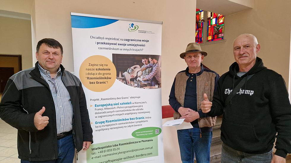 Craftspeople without Borders / Rzemieślnicy bez Granic Andrzej Trafas: roofing training for Moldovan vocational school teachers Stefan Porumb and Igor Argint