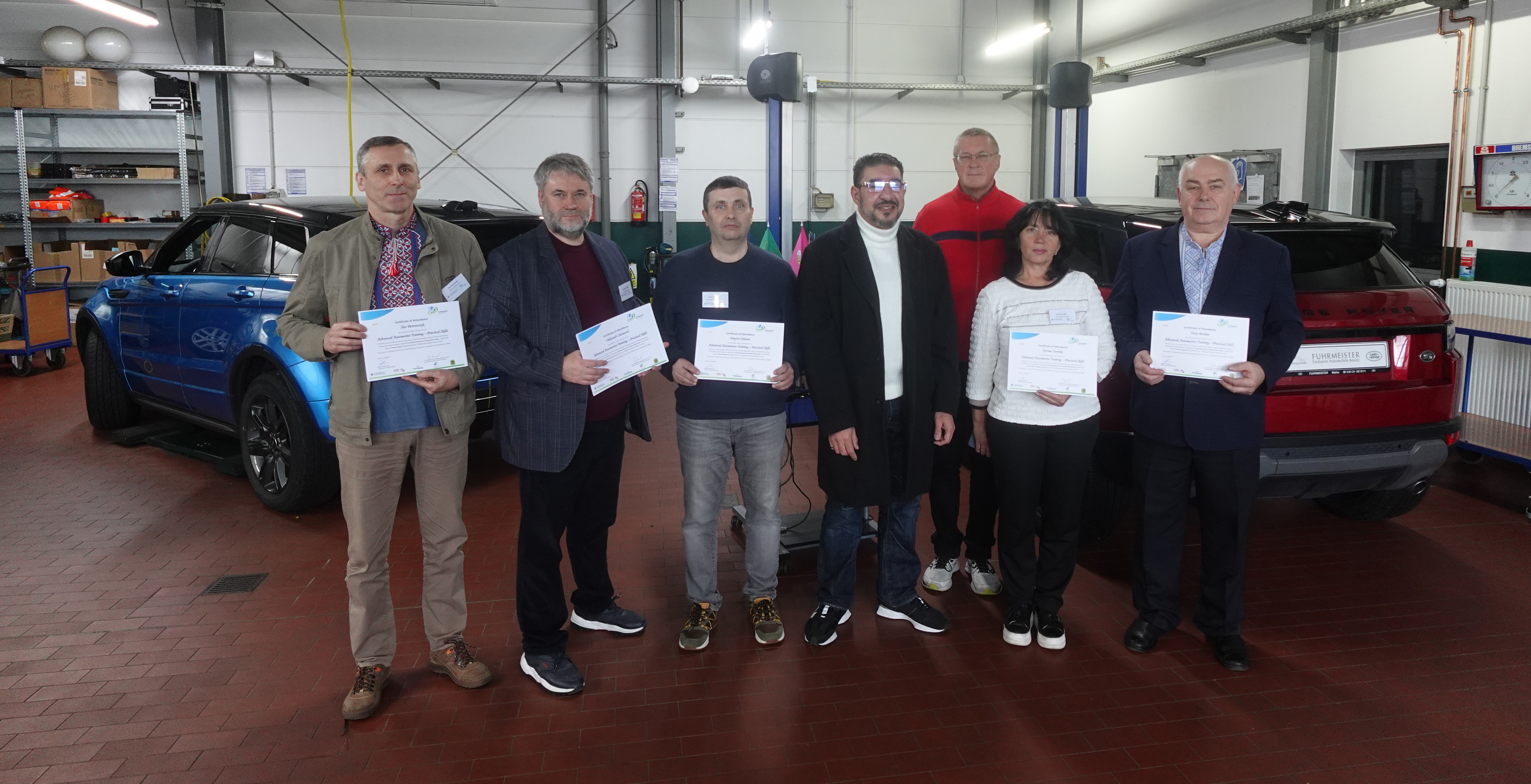 Craftspeople without Borders / Automotive: Mohamed Benamar trains Ukrainian vocational teachers in Mainz, Germany