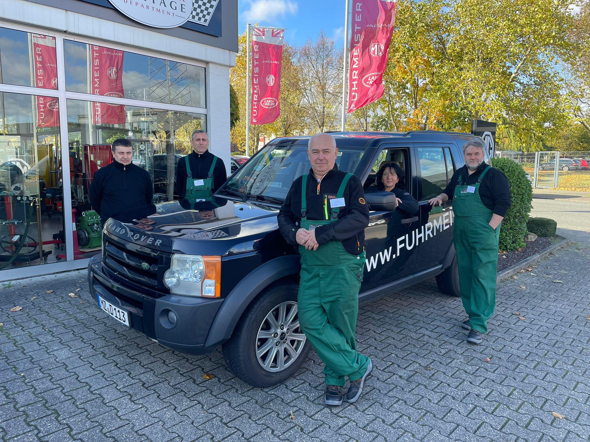 Craftspeople without Borders / Automotive: Mohamed Benamar trains Ukrainian vocational teachers in Mainz, Germany