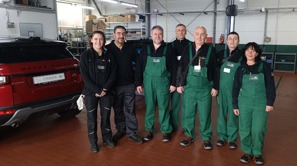 Craftspeople without Borders / Automotive: Mohamed Benamar trains Ukrainian vocational teachers in Mainz, Germany